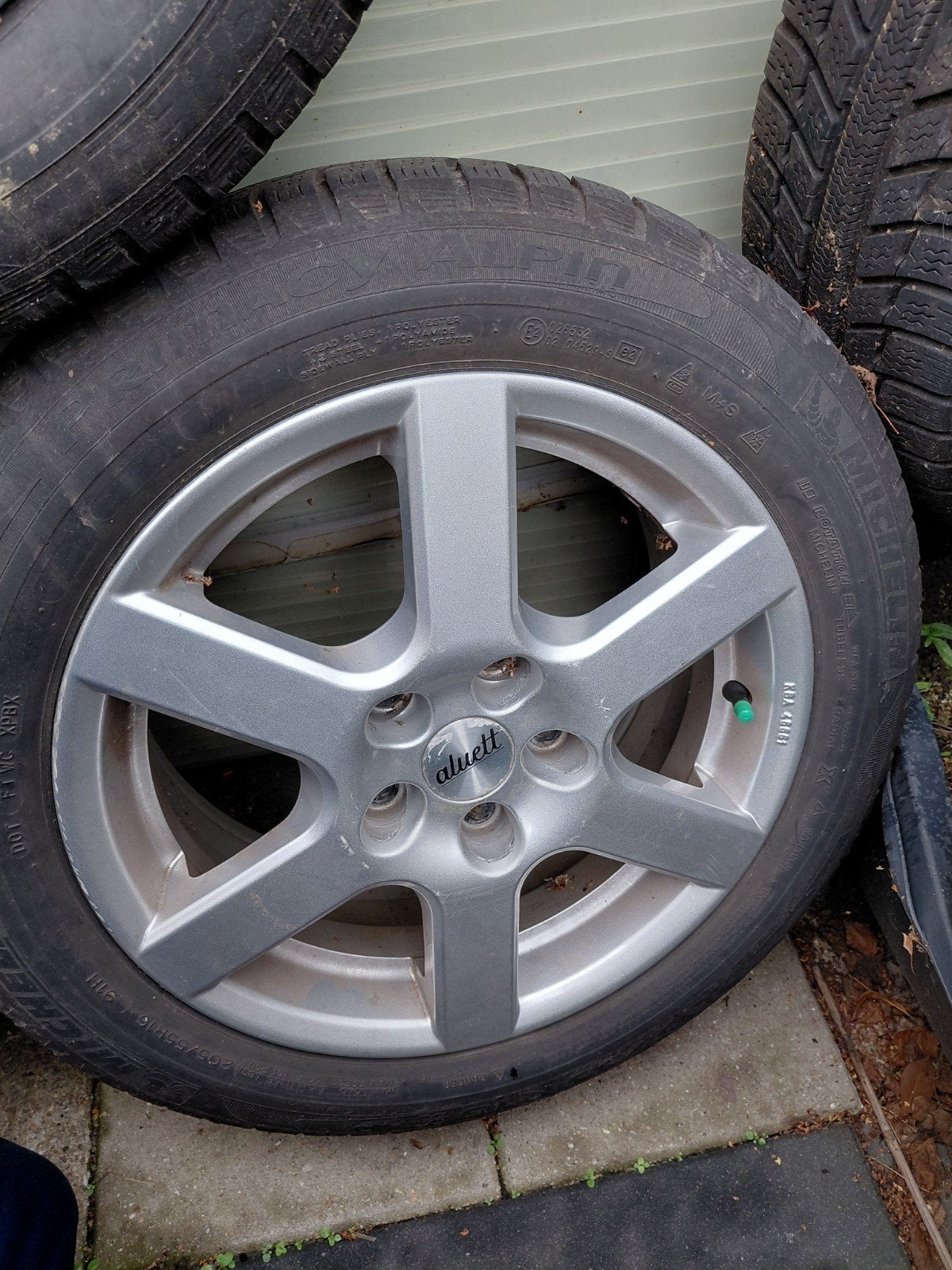 Aluett velgen met Michelin winterbanden 205/55R16, Auto-onderdelen, Ophalen, Gebruikt, 16 inch, Banden en Velgen