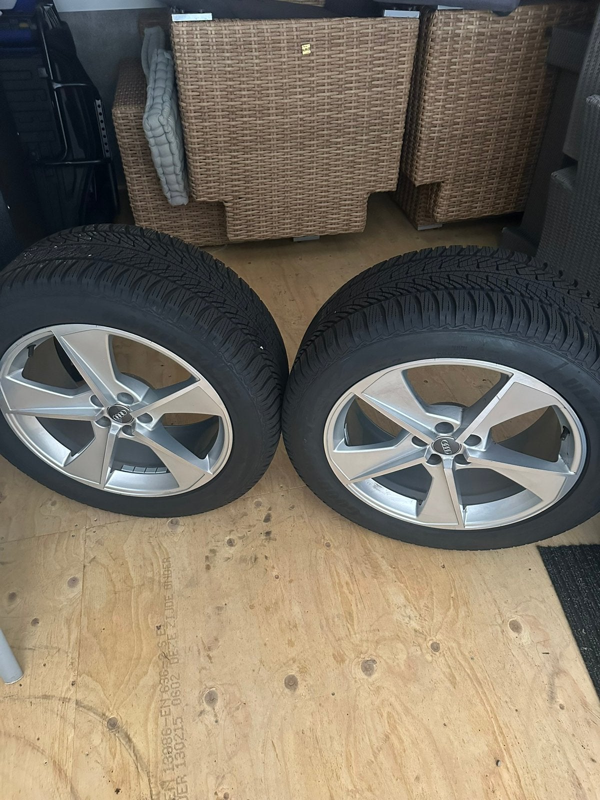 Originele Audi Q7 20 inch velgen met winterbanden, Ophalen, 255 mm, Banden en Velgen, Winterbanden