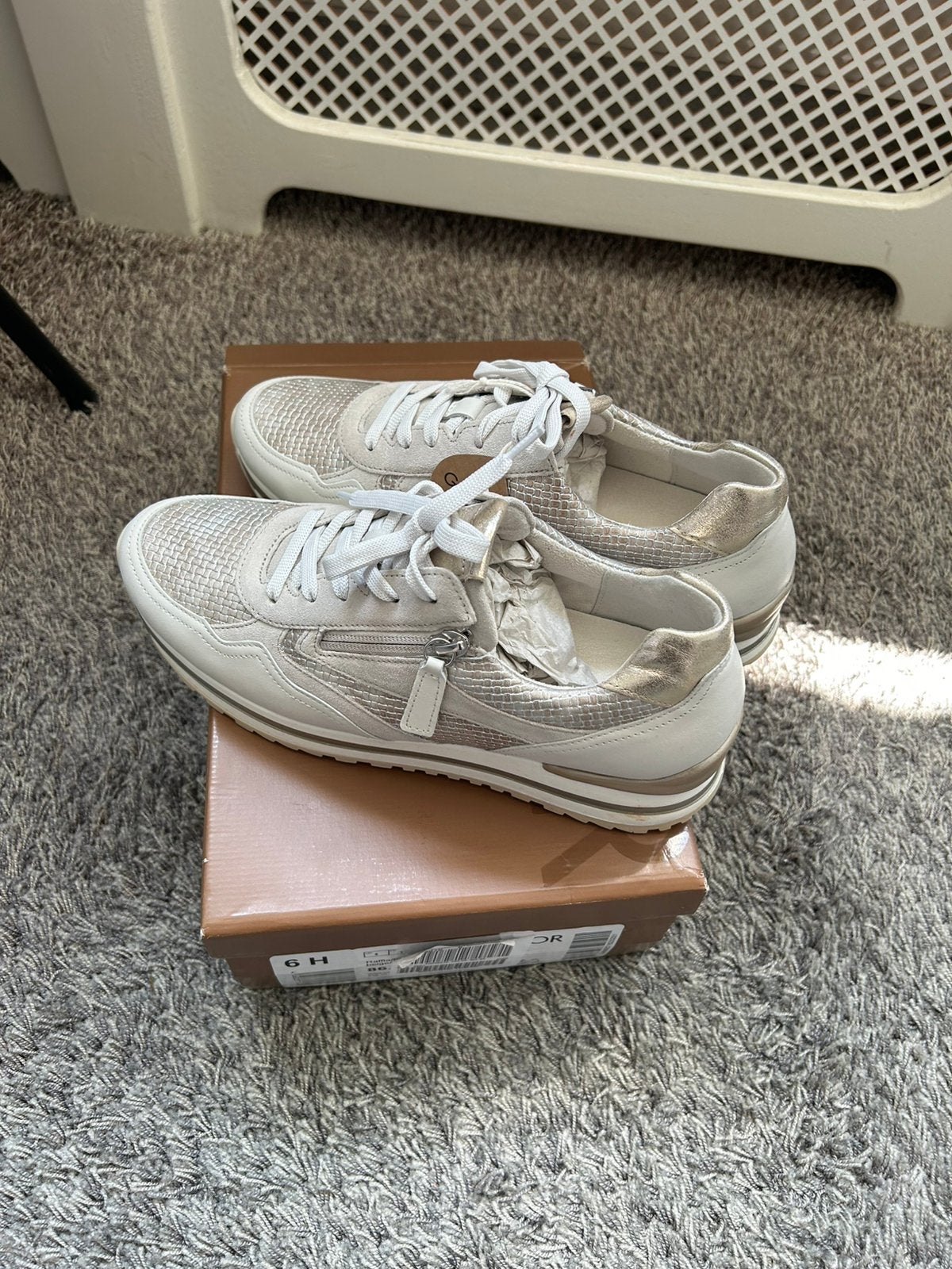 Nieuw in doos beige gabor sneakers maat 39, Ophalen of Verzenden, Zo goed als nieuw, Beige, Sneakers of Gympen