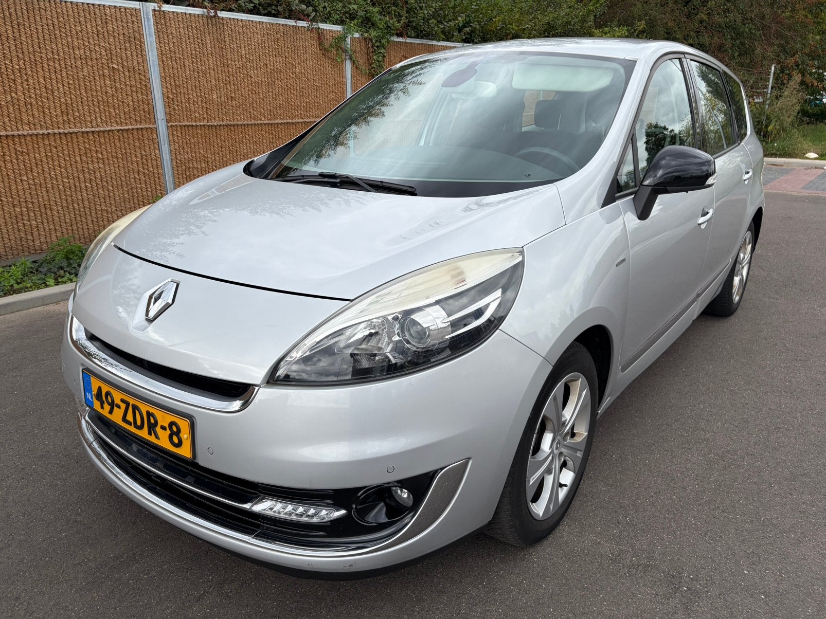 Renault Grand Scenic 2.0 140pk automaat BOSE 2012 trekhaak, Auto's, Automaat, Zwart, 4 cilinders, Leder en Stof