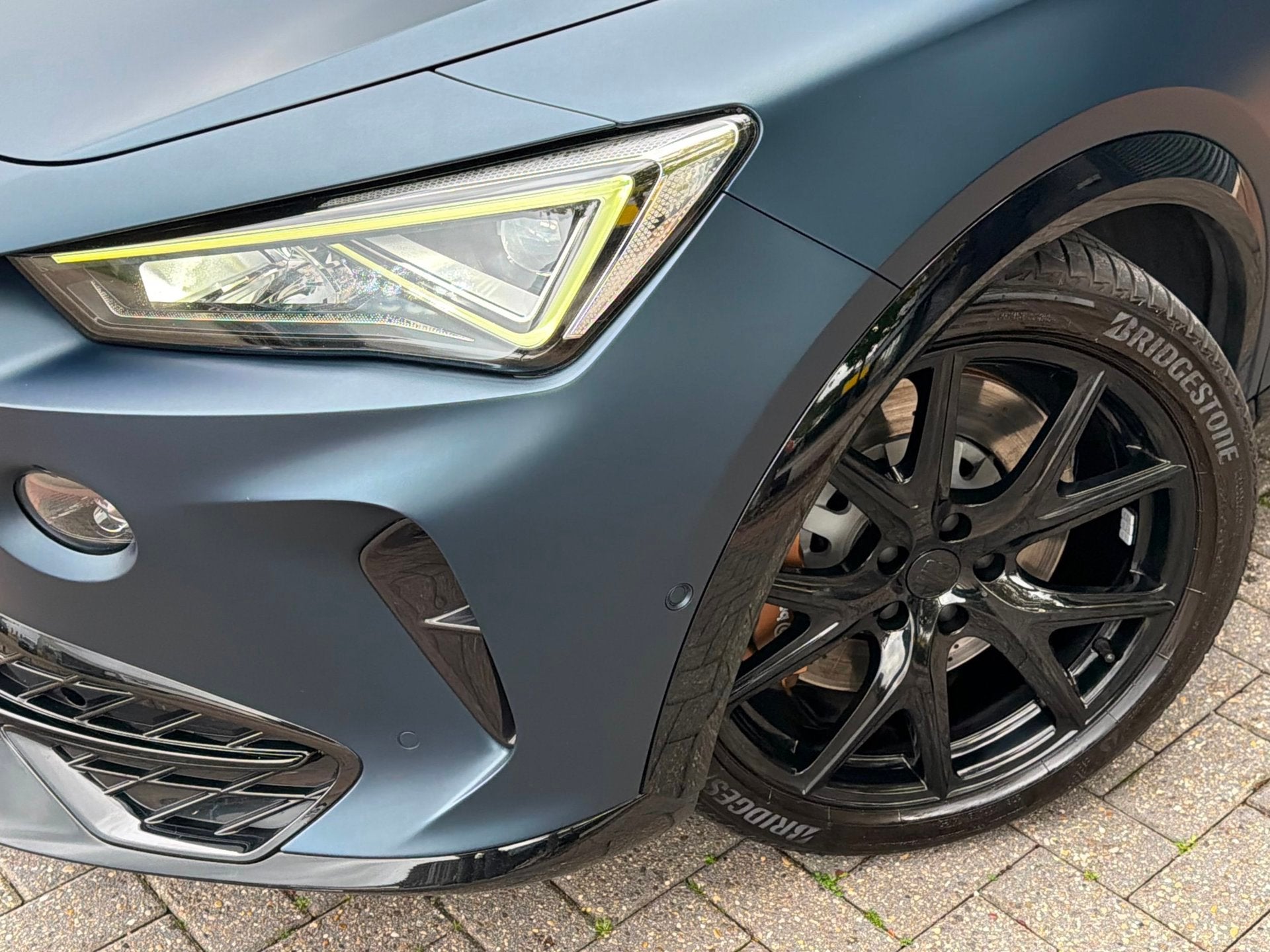 Cupra FORMENTOR 2.0 TSI 4DRIVE VZ Pano | Beats | Memory | Le, Auto's, Dealer onderhouden, Euro 6, 4 cilinders, Blauw