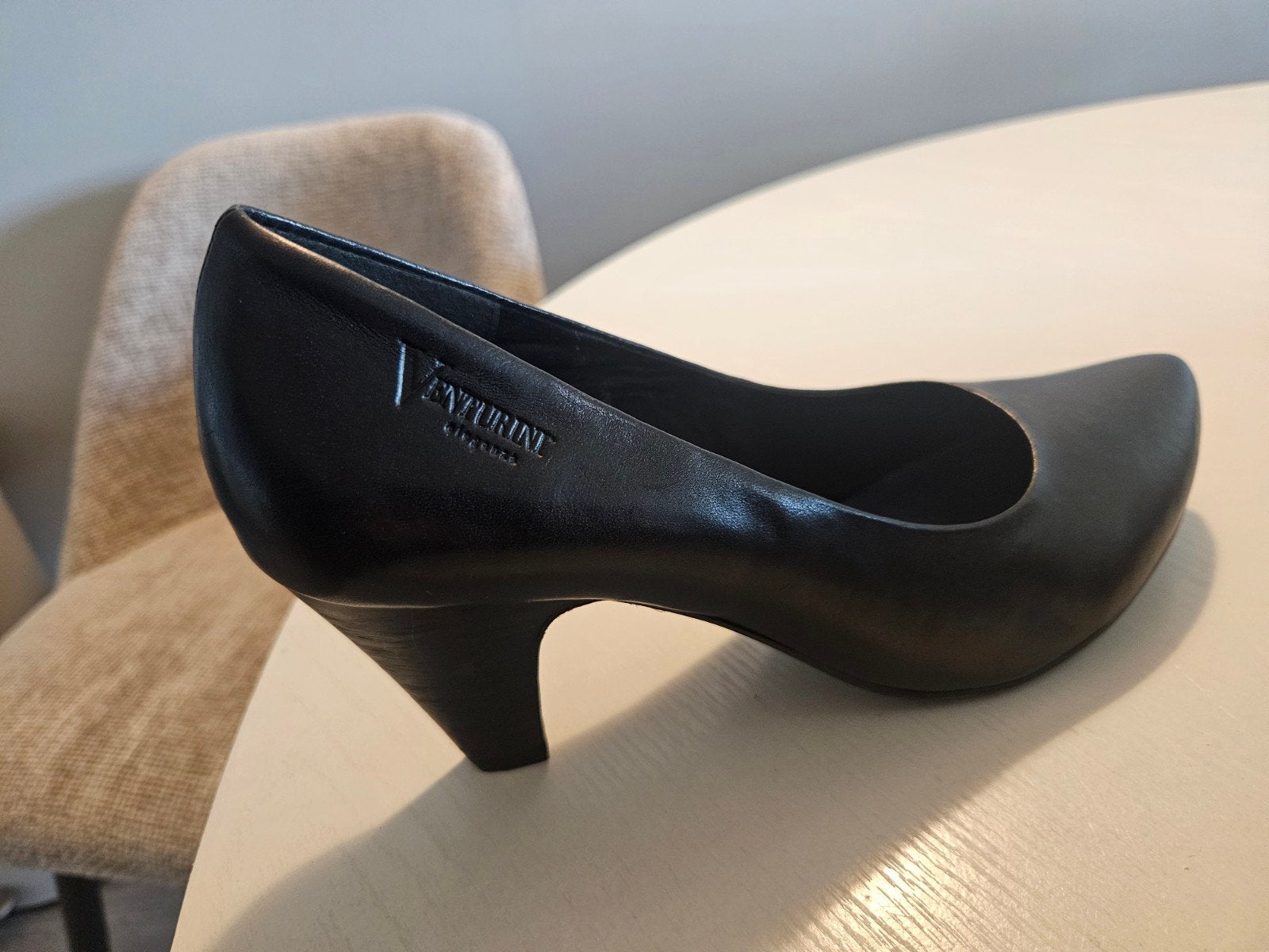 Venturini Elegance Pumps Zwart Maat 38, Pumps, Zwart, Ophalen of Verzenden, Gedragen