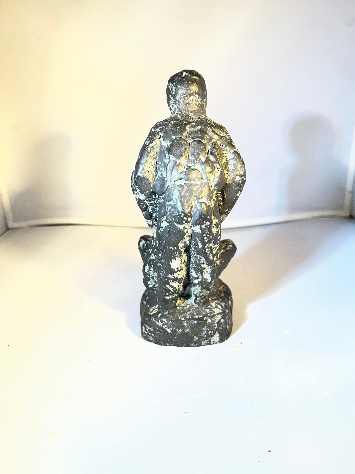 kunstbeeldje  "Kinderen", door Tony van de Vorst in 1989., Minder dan 20 cm, Ophalen of Verzenden, Brons, Beeld