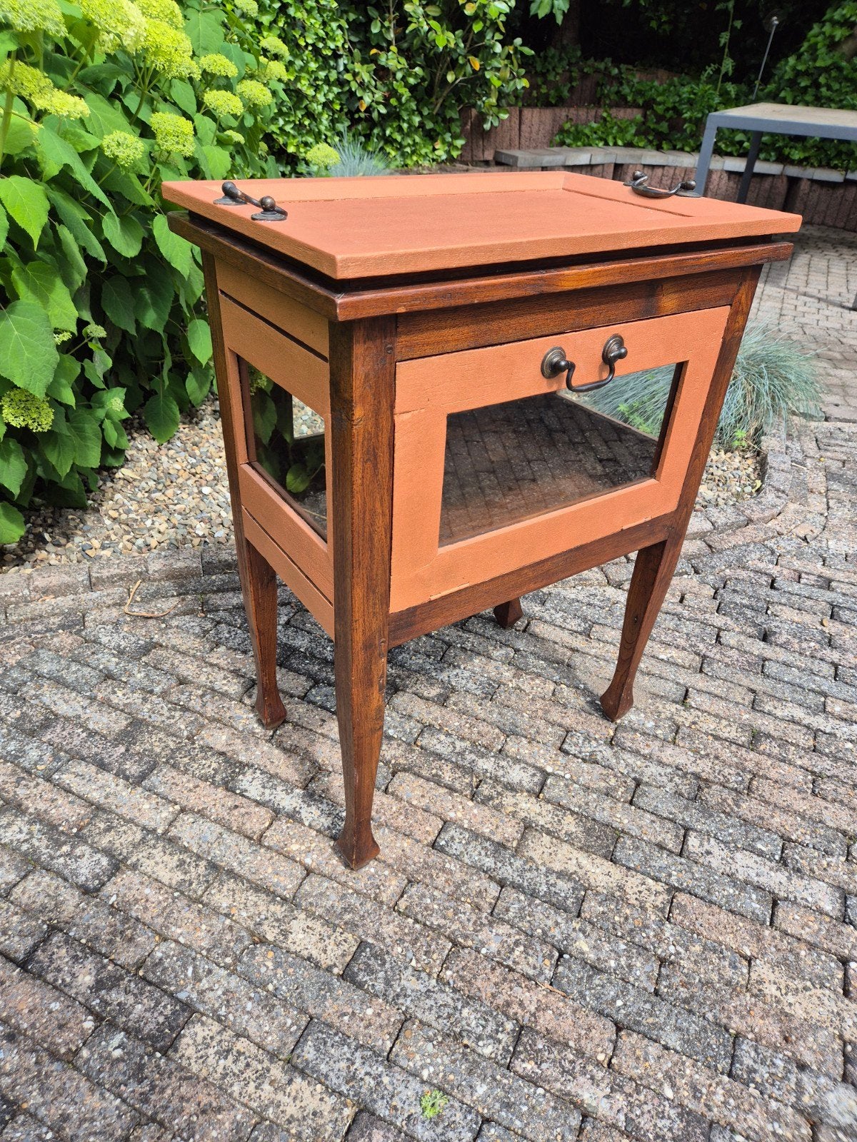 Unieke bijzettafel / drankenkastje met dienblad, Ophalen