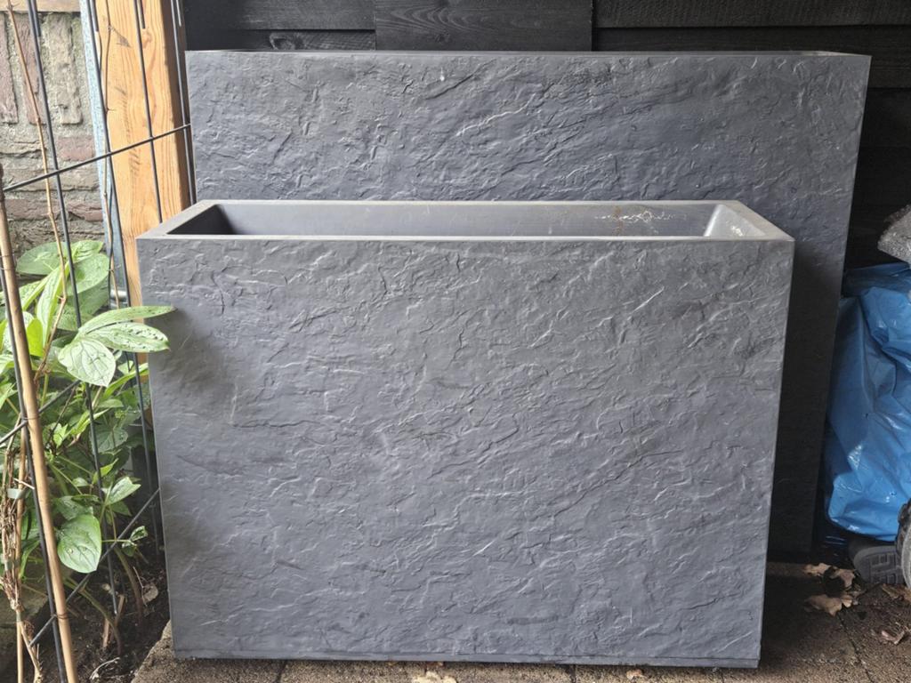 Set van 2 grijze plantenbakken - diverse maten, Tuin en Terras, Gebruikt, Ophalen of Verzenden, Balkon, 60 tot 100 cm