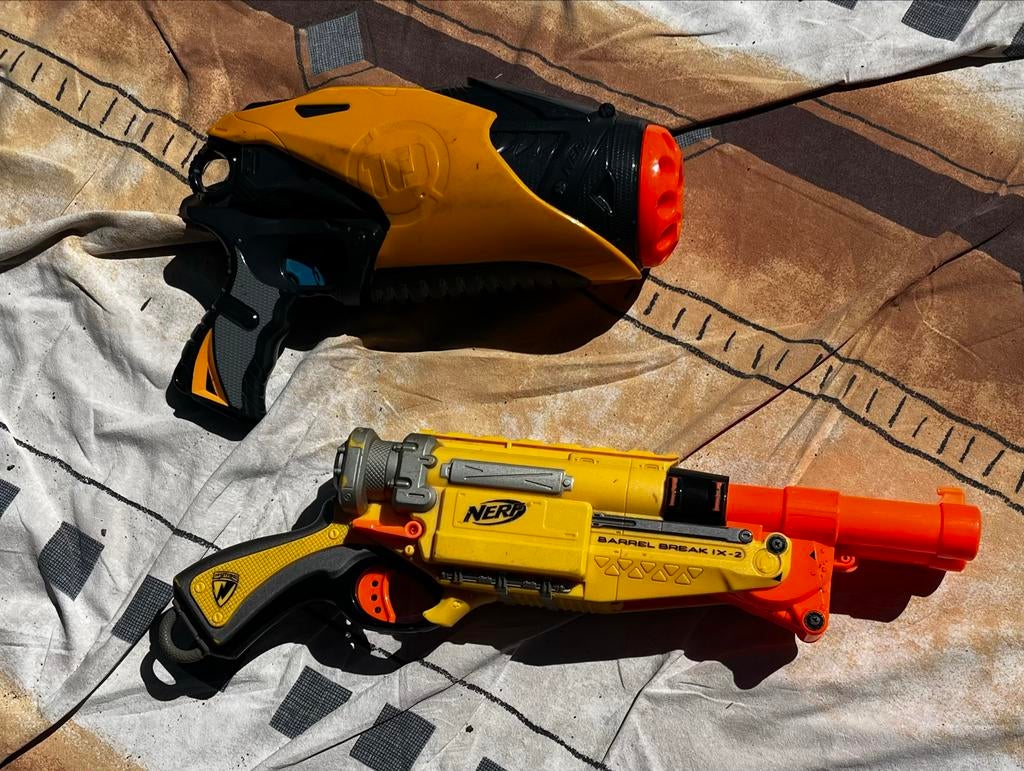 2 Nerf Pistolen: Dubbelloops & Elektrisch (excl. batterijen), Ophalen of Verzenden, Gebruikt, Jongen of Meisje
