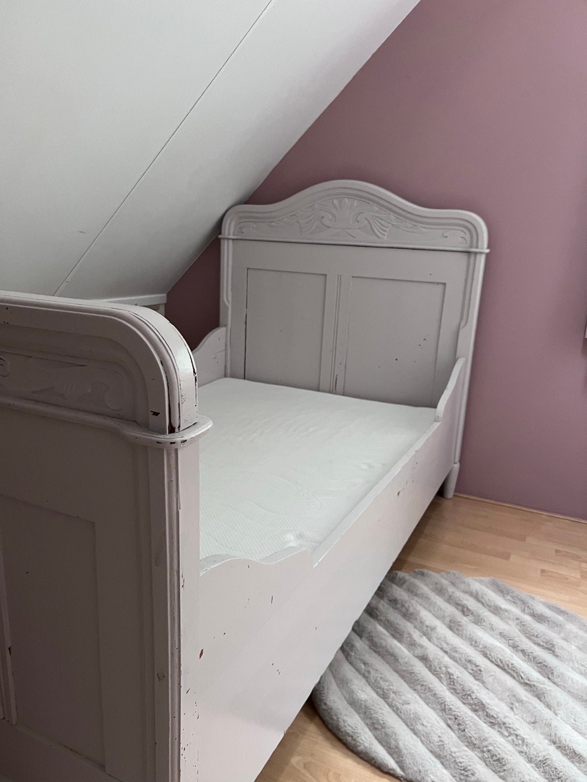 Brocant bed (optioneel)met nieuw natuurlijk matras (120x200), Ophalen
