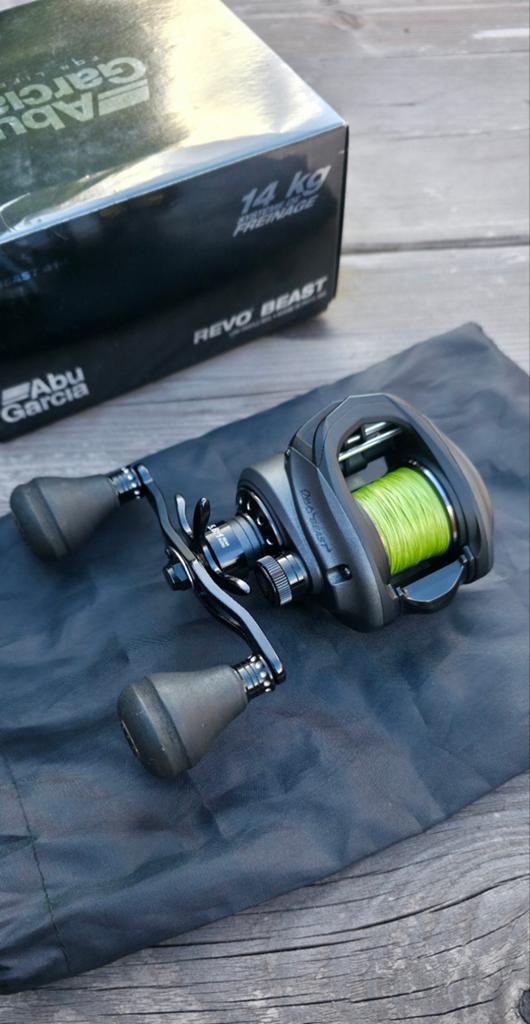 Abu Garcia Revo Beast 41 L ZGAN Baitcaster Reel, Ophalen of Verzenden, Zo goed als nieuw, Molen