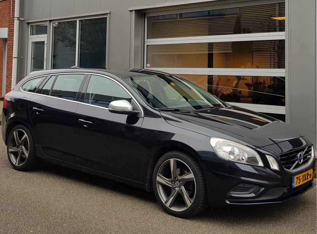 Volvo V60 T3 R Design Navi Trekhaak 18"Vlg 1/2 Leder, Voorwielaandrijving, Gebruikt, Zwart, 4 cilinders