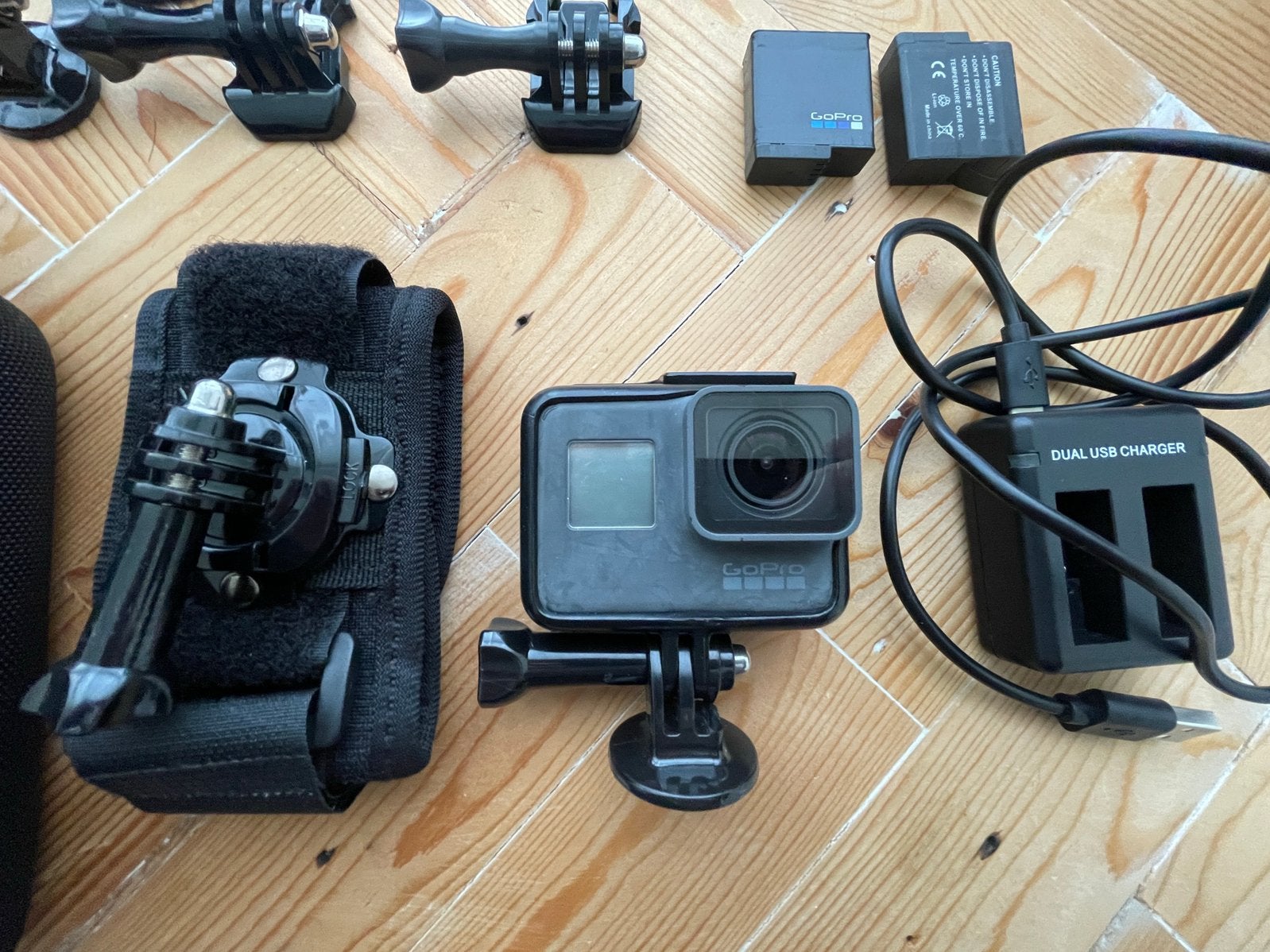 Gopro hero 5 black all accessories, 2 batteries and case, Audio, Tv en Foto, Ophalen of Verzenden, Zo goed als nieuw, GoPro