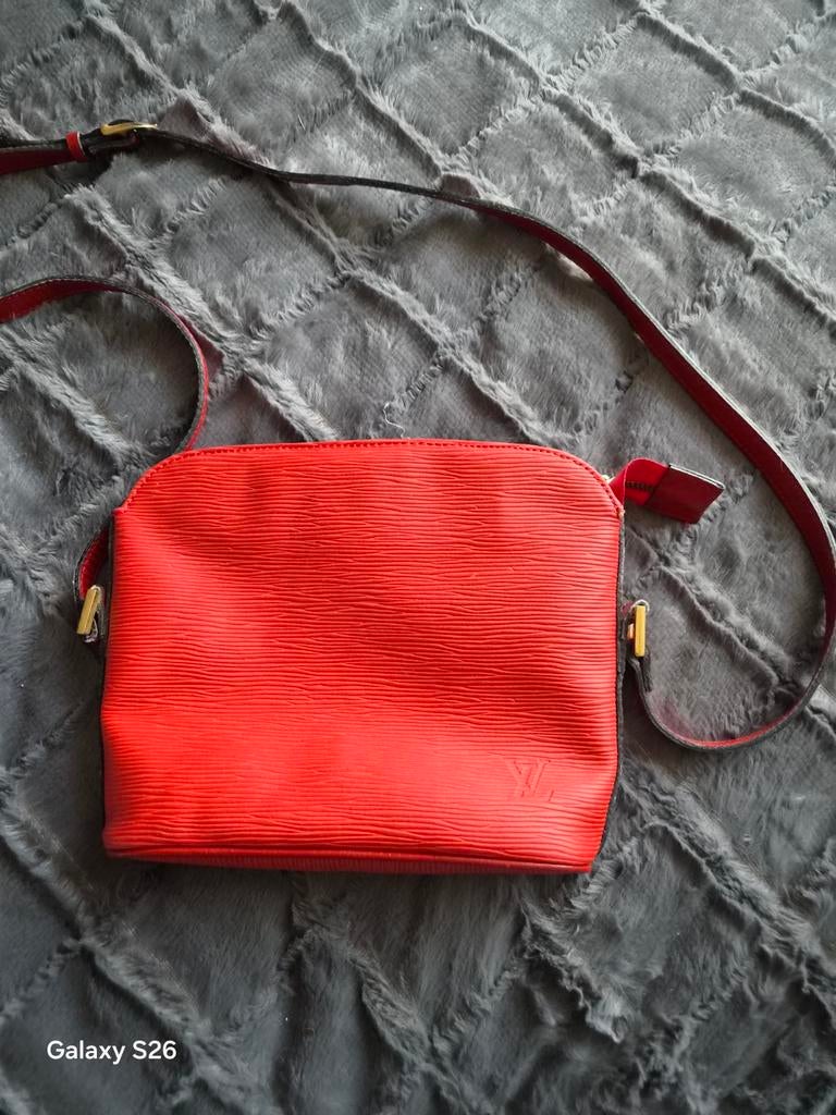 LV tas, Sieraden, Tassen en Uiterlijk, Ophalen of Verzenden, Zo goed als nieuw, Rood, Dame
