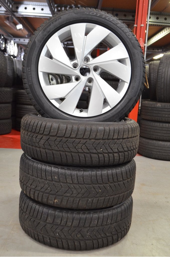 Org. 17" Volkswagen Golf 8 Velgen "belmont" + Winterbanden, Niet ingevuld, Gebruikt, Banden en Velgen, Niet ingevuld