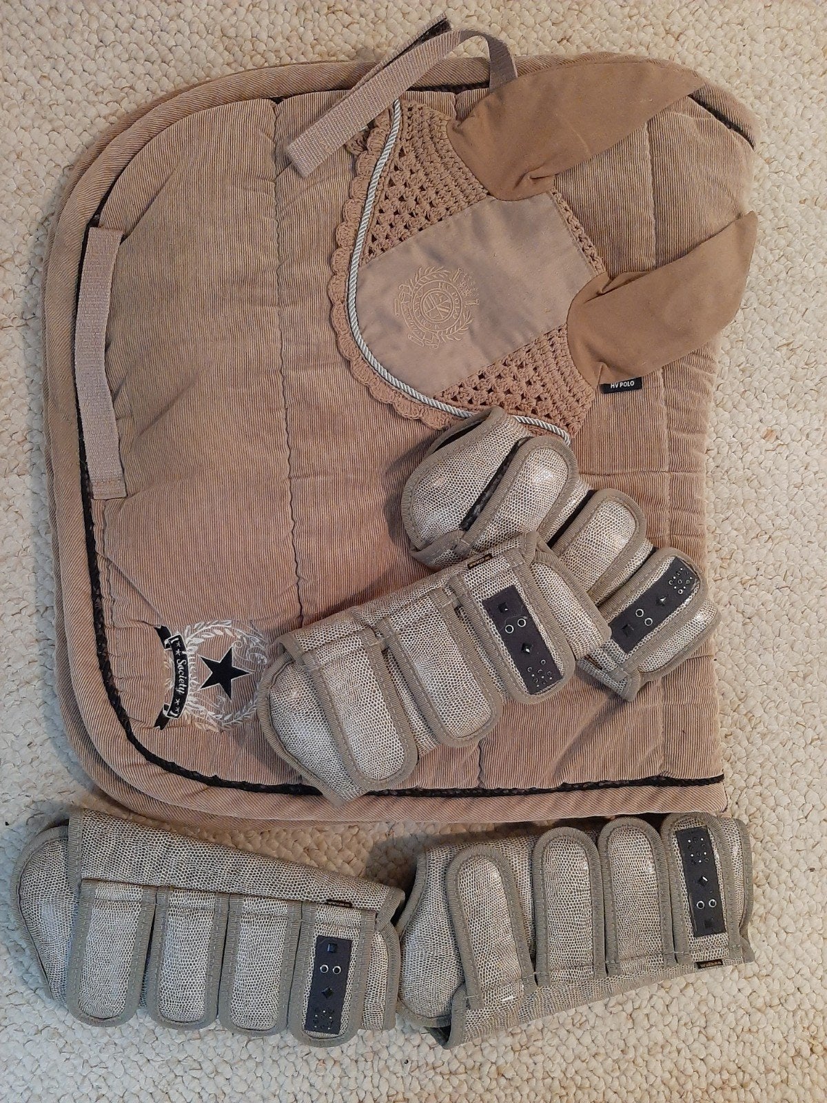 beige dressuur set dekje, hvpolo oornetje, dressageboots, Ophalen of Verzenden