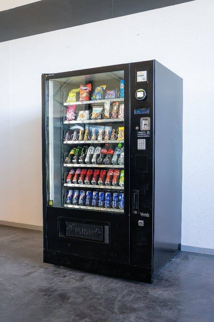 Gratis Vendingautomaat op Locatie | Full Service, Ophalen, Vending Master, Info@vendingmaster.nl, Zo goed als nieuw