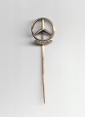 !! zilver/vergulde auto speld Mercedes Benz 100.000 km, Verzamelen, Ophalen of Verzenden, Overige onderwerpen, Speldje of Pin