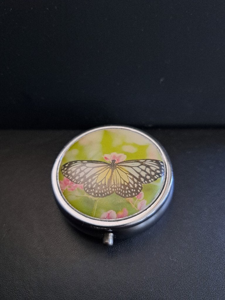 Pillendoosje met vlinderdesign, Ophalen of Verzenden