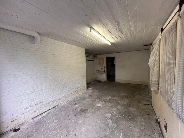 Te huur grote garage, opslagruimte, stallingsruimte ca. 33m2, Auto diversen