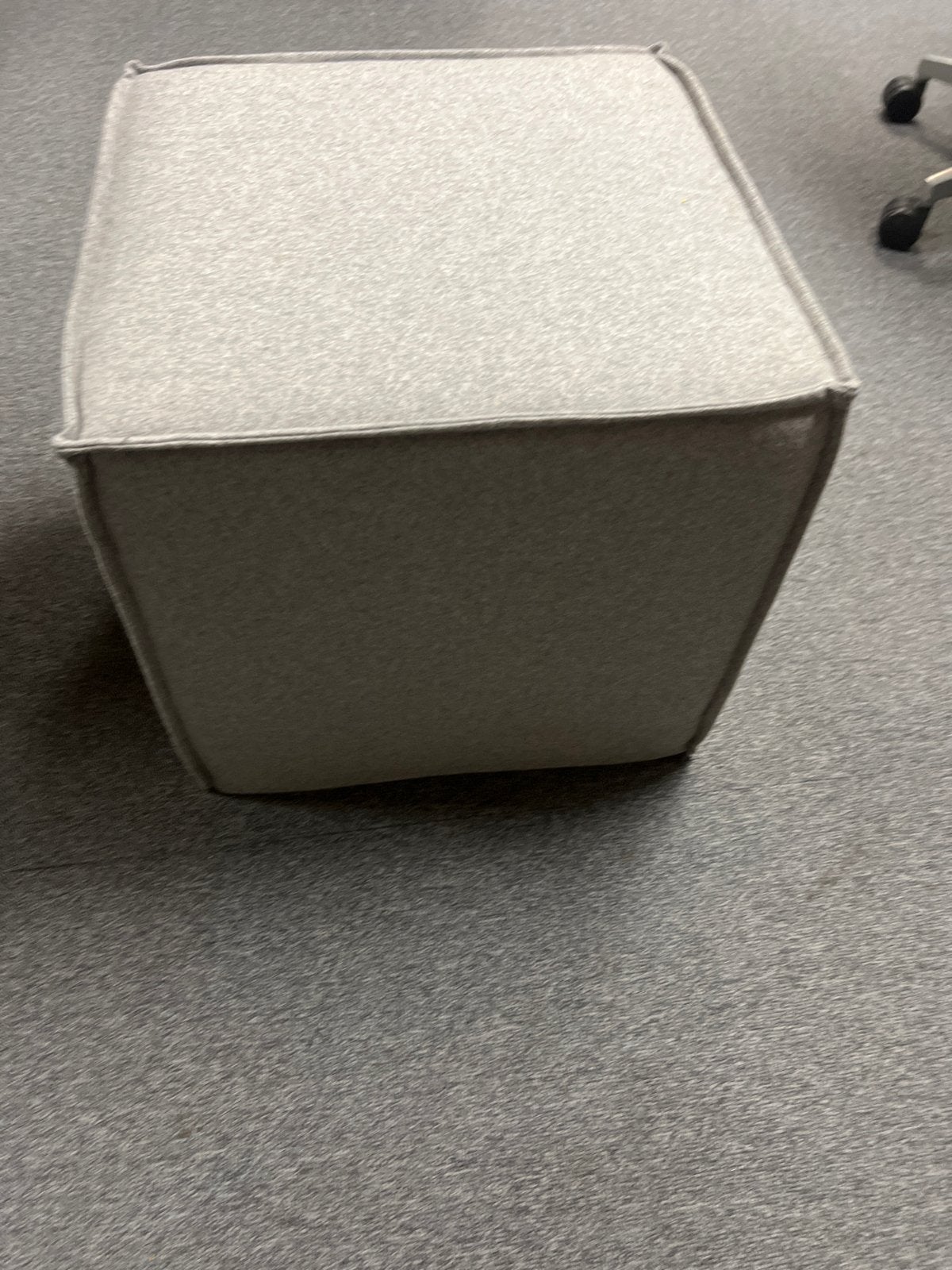 Stijlvolle Zitkubus - Grijs Stof, Minder dan 50 cm, Vierkant, Ophalen of Verzenden, Zo goed als nieuw