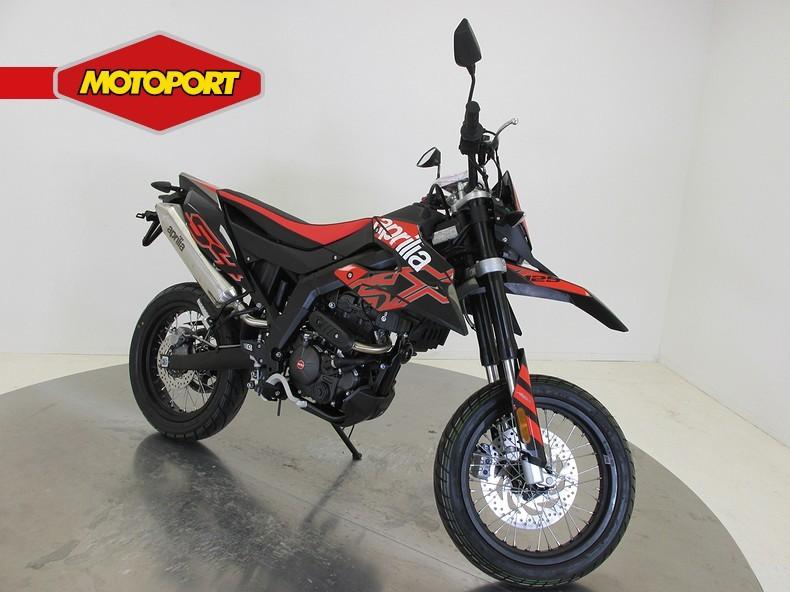 Aprilia SX125 (bj 2024), Motoren, Bas@piaggio.nl, Piaggio Benelux bv., Bedrijf, Minervum 7272
4817 ZM  Breda, NL