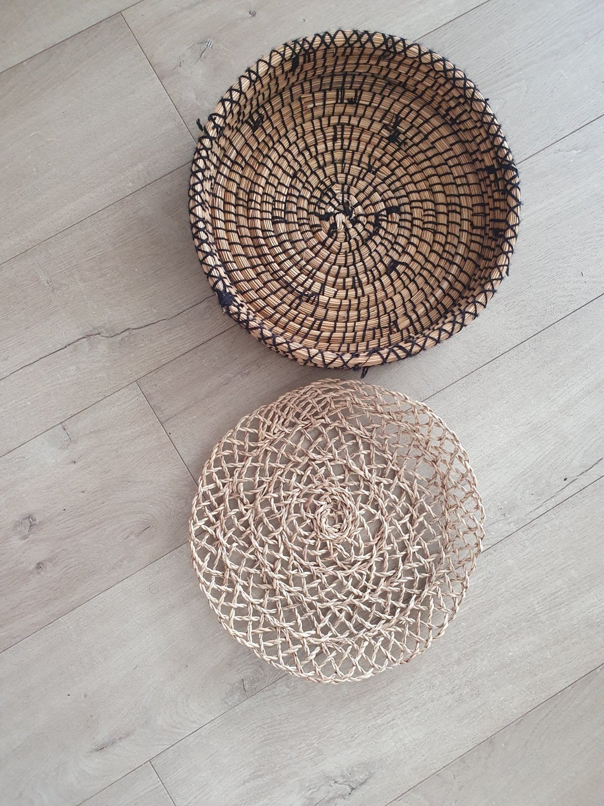 Mand met decoratie handgemaakt, rond, Mand, Rond, Ophalen of Verzenden, Zo goed als nieuw