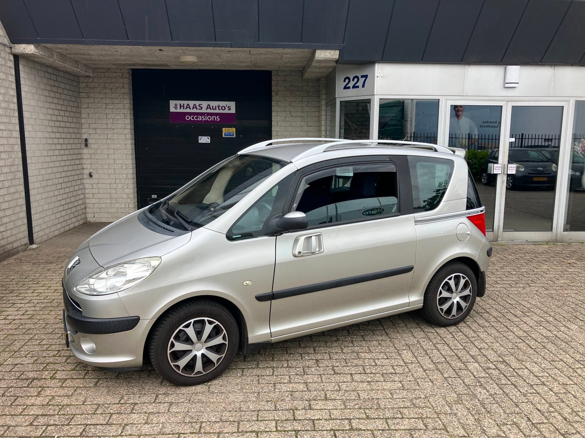 Peugeot 1007 1.6-16V Gentry / AIRCO / NETTE STAAT / APK AUGU, Gebruikt, 4 stoelen, Bedrijf, Blauw