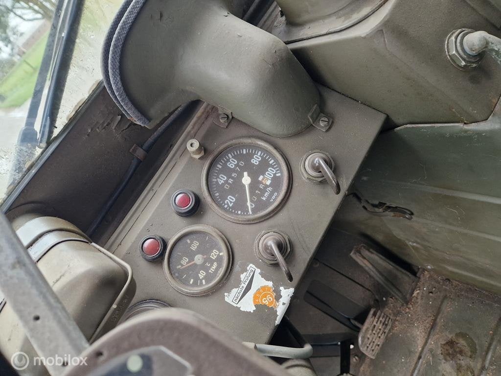 Unimog 404 met kenteken met 6 cil benzine motor bouwj. 1970, foto 12