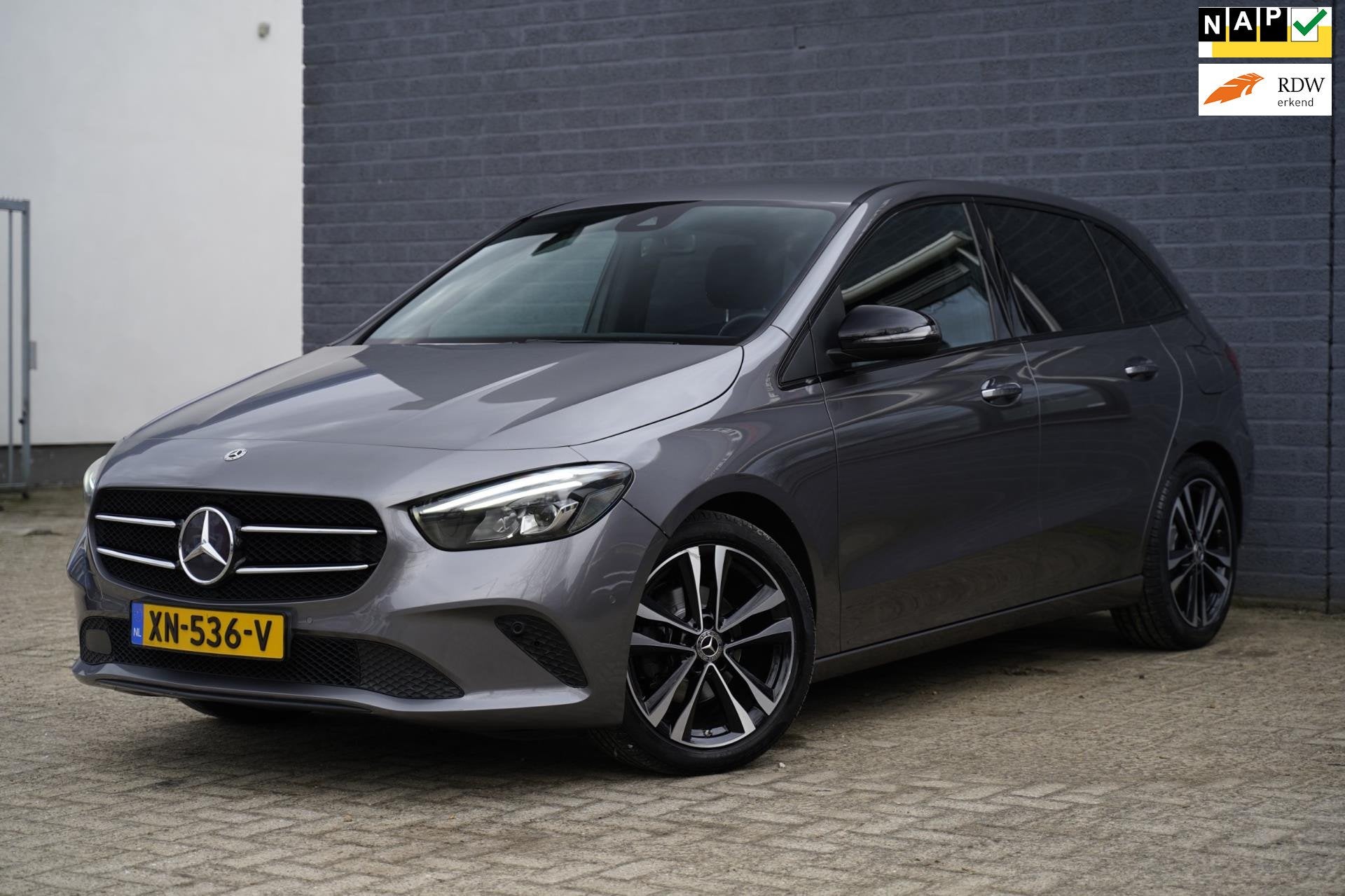 Mercedes-Benz B-klasse 180 Launch Edition Premium, Sfeer, Ca, Auto's, 136 pk, Gebruikt, 4 cilinders, 700 kg