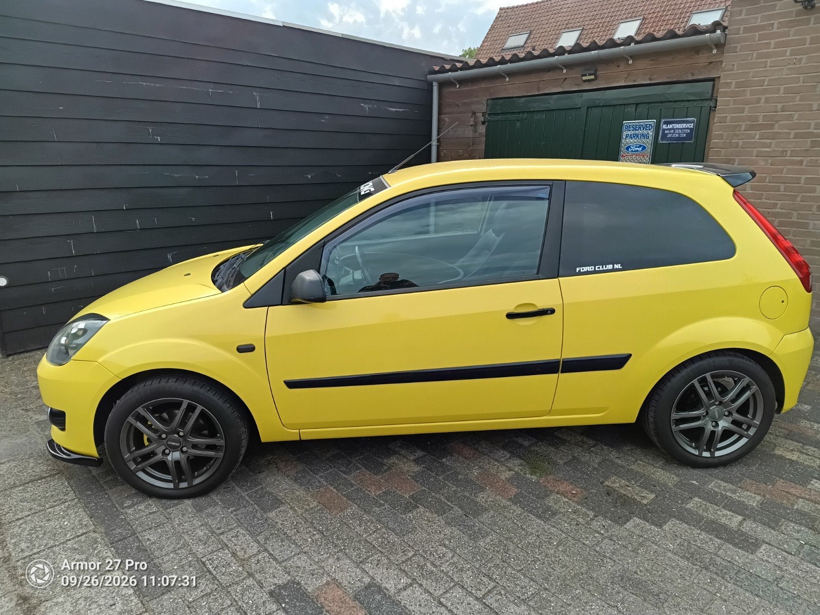 Ford Fiësta 1.6 16V 3DR 2008 Geel, Voorwielaandrijving, 1596 cc, 15 km/l, 40 €/maand