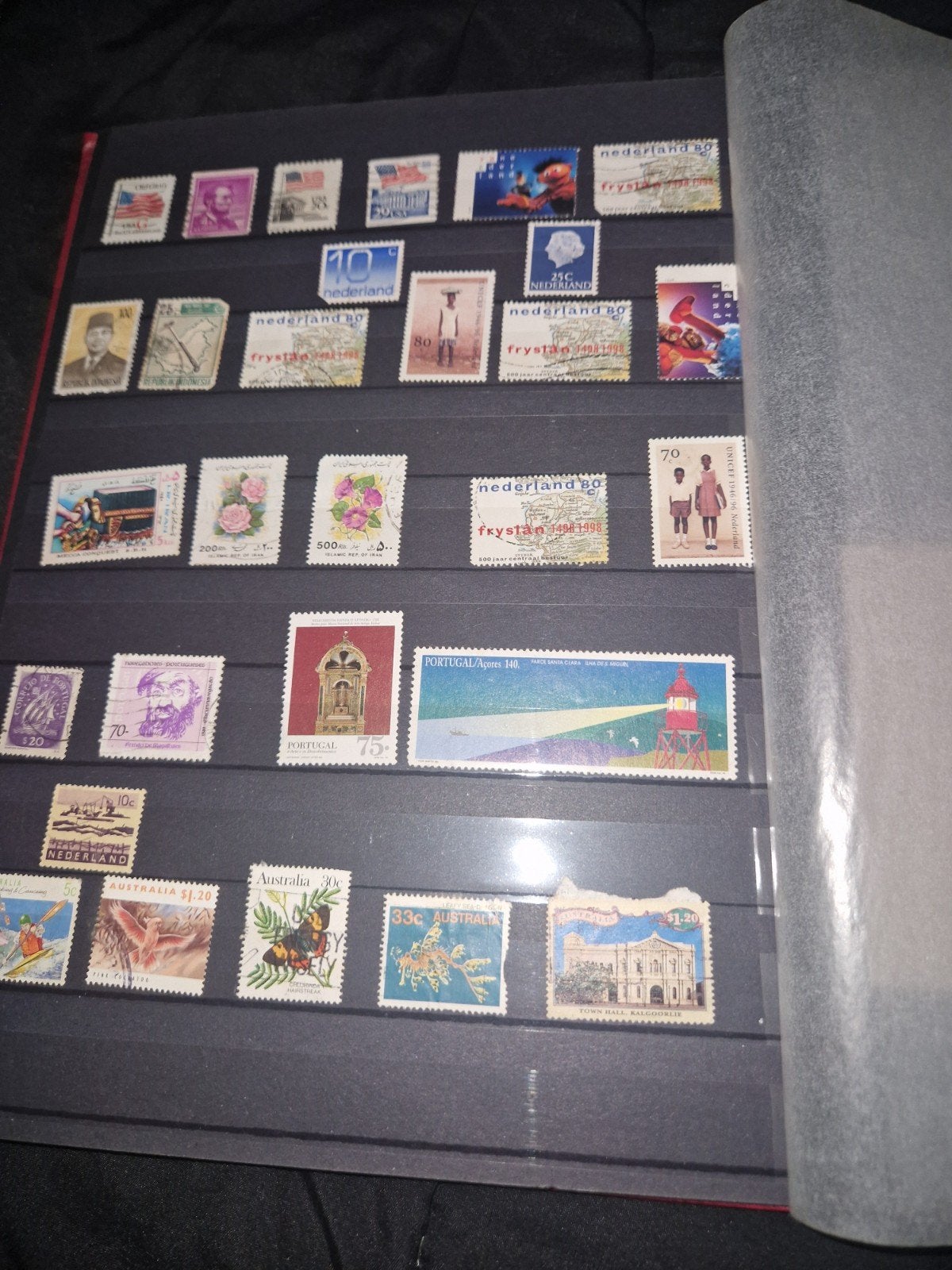 Vintage postzegelalbum met diverse internationale zegels, Postzegels en Munten, Ophalen of Verzenden, Nederland en Buitenland