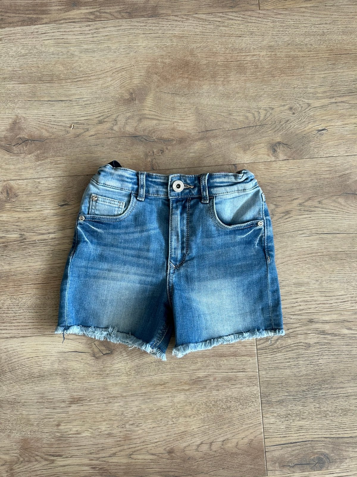 Vingino | Meiden spijker shorts | Maat 122 | Davina | Kort, Ophalen of Verzenden, Zo goed als nieuw, Meisje, Broek