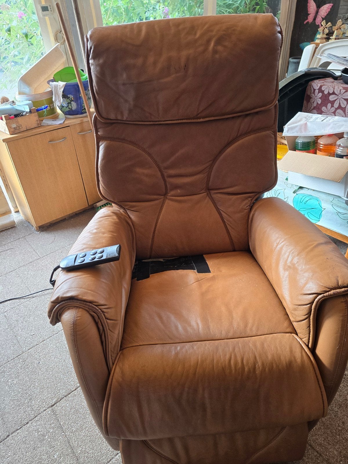 Bruine leren relaxfauteuil met elektrische verstelling, Huis en Inrichting, Ophalen, Gebruikt, Klassiek, Comfort, 75 tot 100 cm