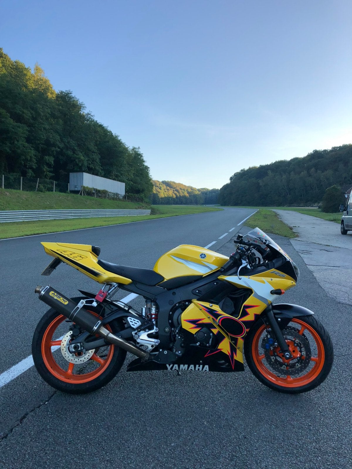 Yamaha R6 2004 Valentino Rossi Special Edition, Sportuitlaat, 4 cilinders, Motorrijbewijs A, Gebruikt