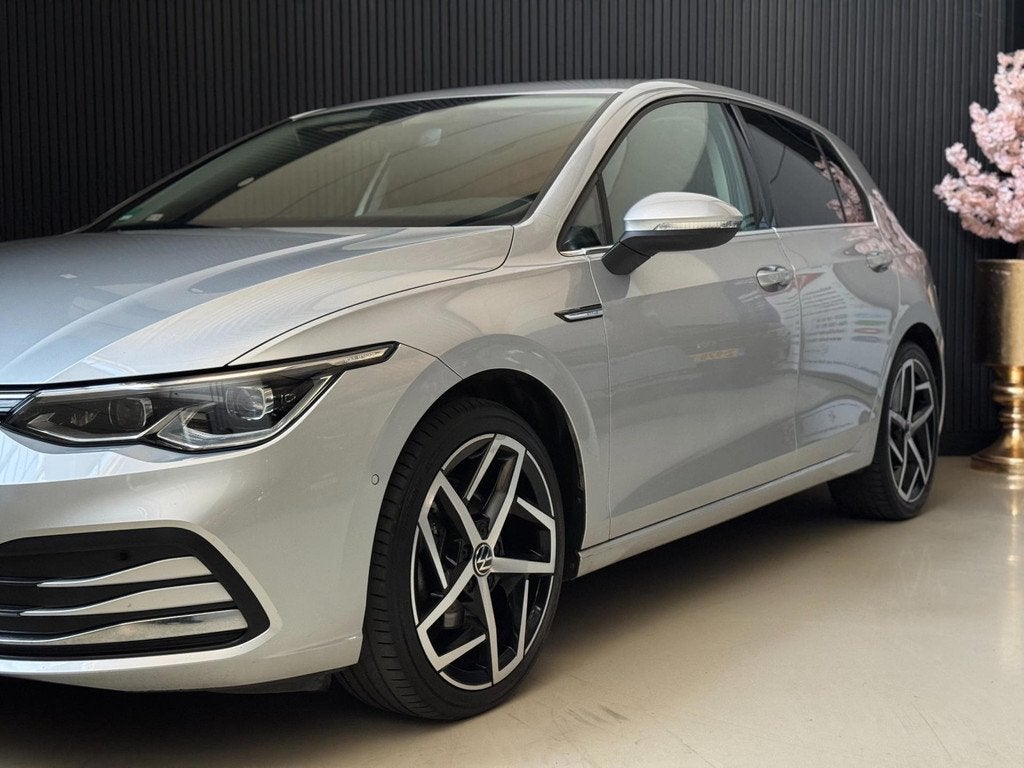 Volkswagen Golf 1.5 eTSI Style DSG | IQ LIGHT | CAMERA | SFE, 4 cilinders, 150 pk, Alcantara, Bedrijf
