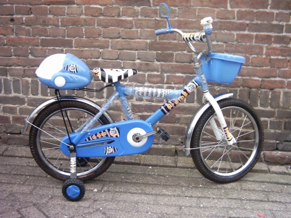 Kinderfiets 16 inch met zijwieltjes Blauw met opberghelm, Ophalen, Nieuw, 16 tot 20 inch, Zijwieltjes