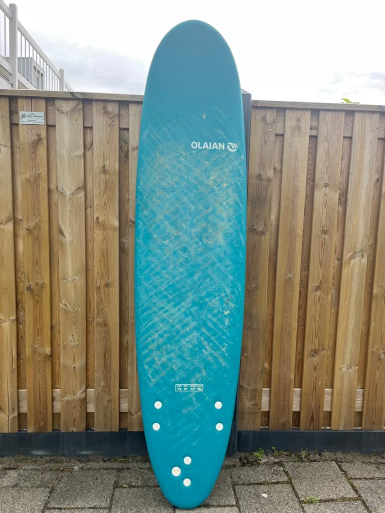 Olaian 7’8 softtop surfboard, Watersport en Boten, Golfsurfen, Ophalen, Longboard