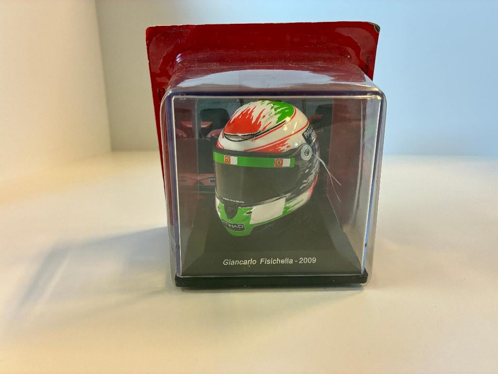 79977: Helm - F1 - Giancarlo Fisichella - Ferrari - 2009 1:5, Werkstraße 1, 90765 Fürth, Germany, Overige typen, Nieuw, Spark Germany
