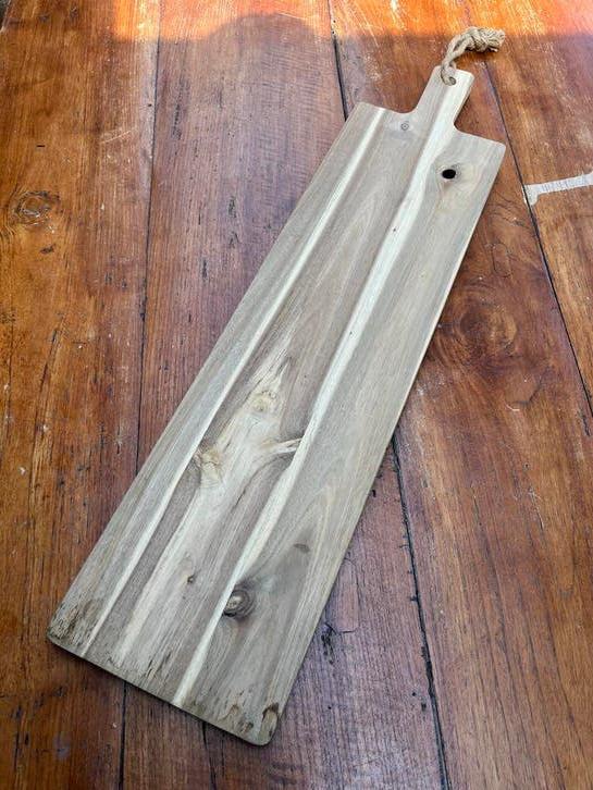 Lange houten borrelplank / serveerplank - 68x19 cm, Huis en Inrichting, Woonaccessoires | Dienbladen, Zo goed als nieuw, Hout