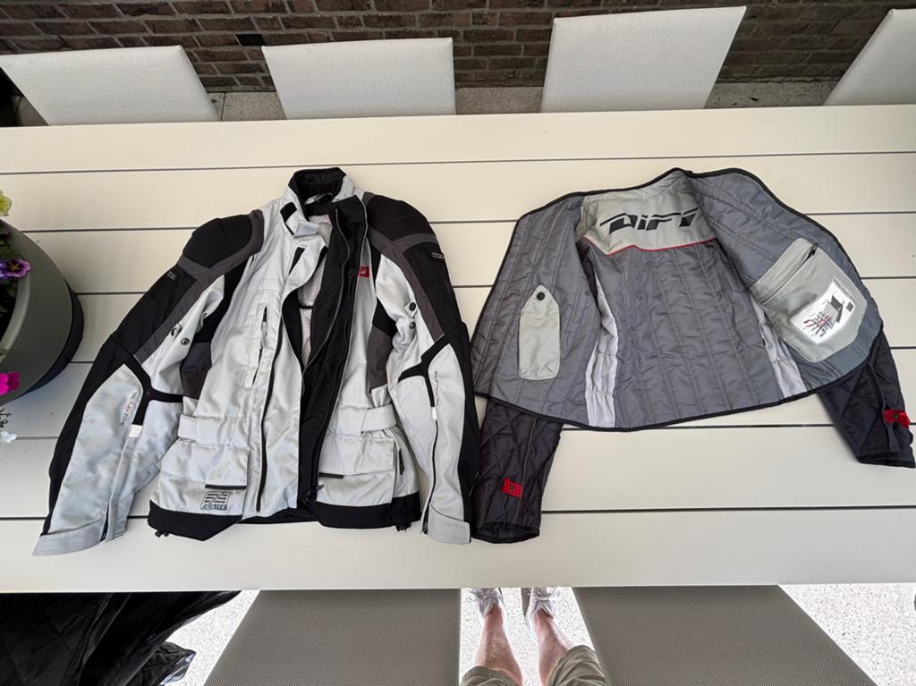 Dames Motorpak motorkleding in nieuwstaat. Maat S, Motoren, Kleding | Motorkleding, Ophalen of Verzenden, Tweedehands, Dames, Combipak