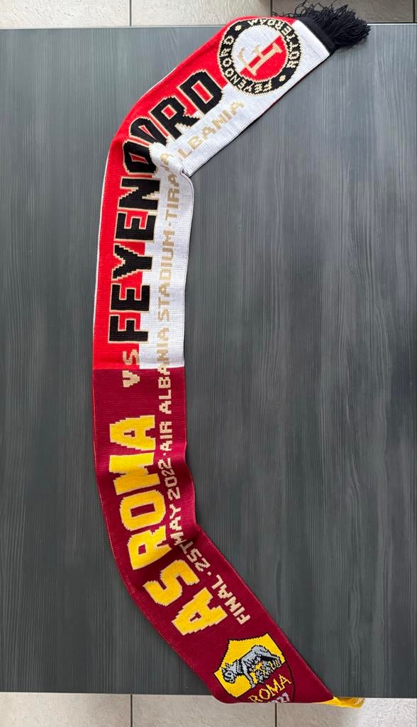 AS Roma -Feyenoord Sjaal - Conference League Finale 2022, Verzamelen, Sportartikelen en Voetbal, Zo goed als nieuw, Vaantje of Sjaal