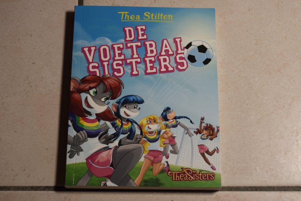 Het leven op Topford De voetbal Sisters / Thea Stilton dl 21, Boeken, Ophalen of Verzenden, Zo goed als nieuw, Fictie algemeen