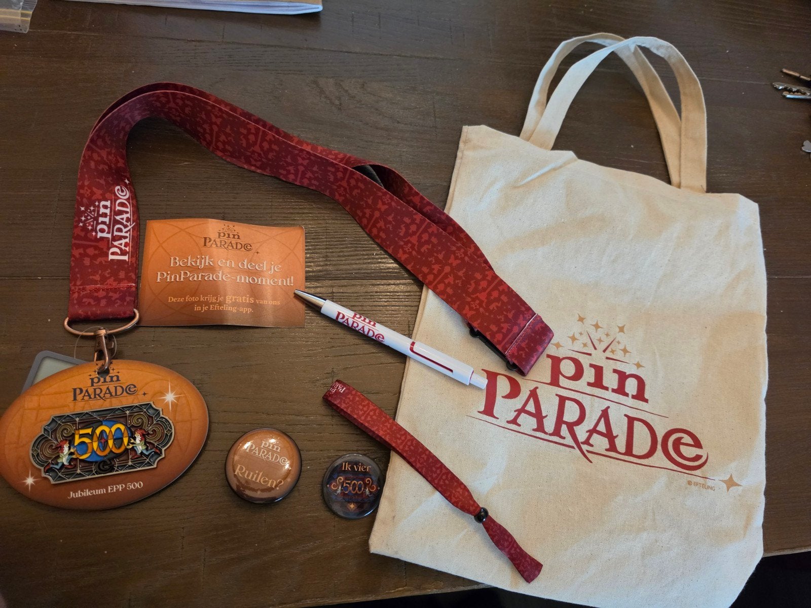 Pin parade tasje efteling, Ophalen of Verzenden, Zo goed als nieuw, Button of Speldje