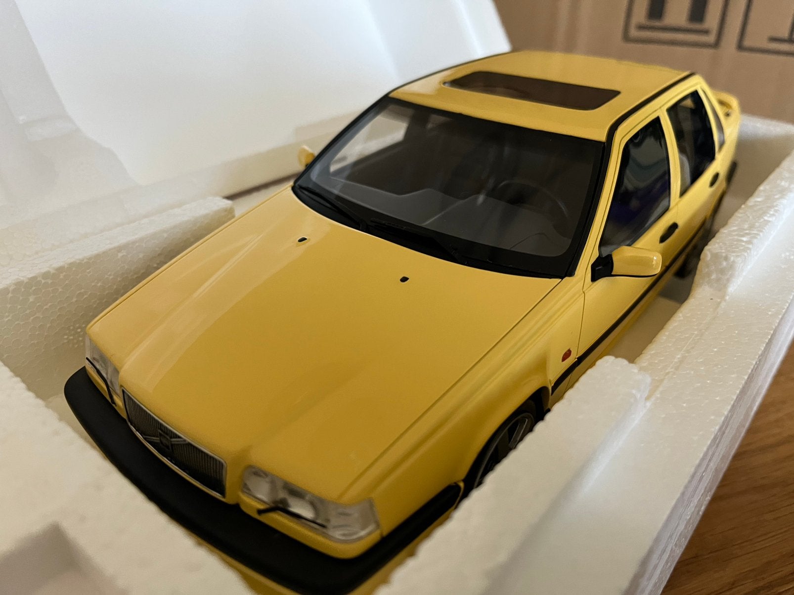 Volvo 850 T-5R sedan | Ottomobile OT1222 | 1:18, Ophalen of Verzenden, Nieuw, Auto, OttOMobile