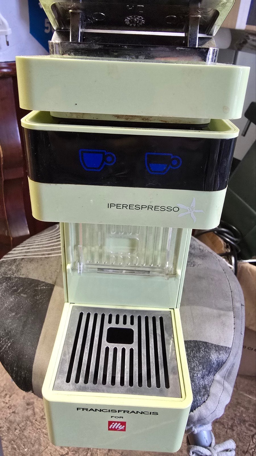 Compact Illy Francis Y3 Ipere Espresso koffiezetapparaat., Ophalen of Verzenden
