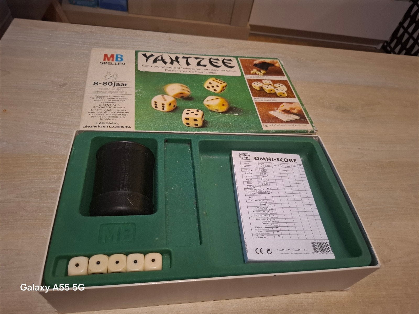 Vintage Yahtzee dobbelspel van MB Spellen, Postbus 162 5140 AD Waalwijk Holland, Vijf spelers of meer, Omnium B.V., Gebruikt