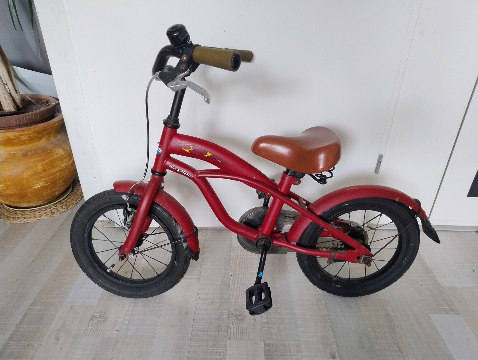 Rode kinderfiets 14inch met zijwieltjes en nieuwe binnenband, Ophalen, Zijwieltjes, Gebruikt, POPAL