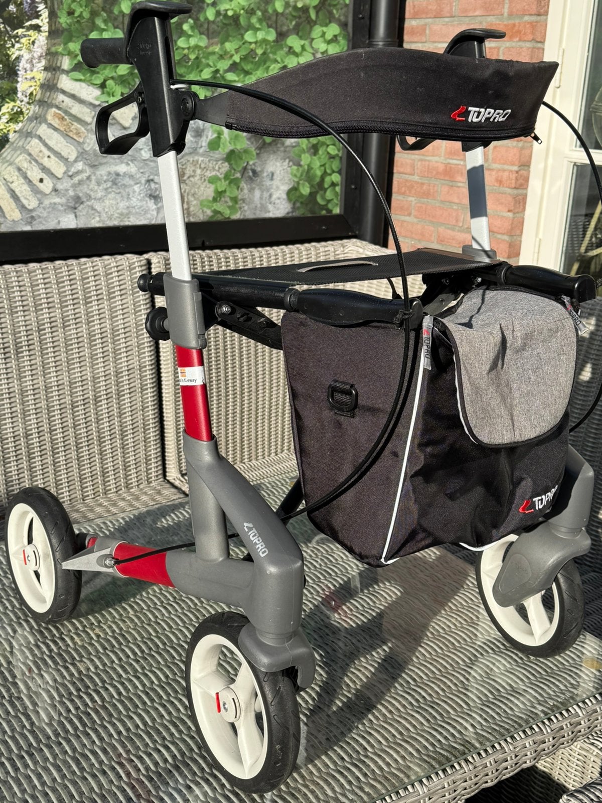 Zeer lichtgewicht Topro Troja 5G rollator zeer goede staat!!, Diversen, Rollators, Zo goed als nieuw, Lichtgewicht, Ophalen of Verzenden