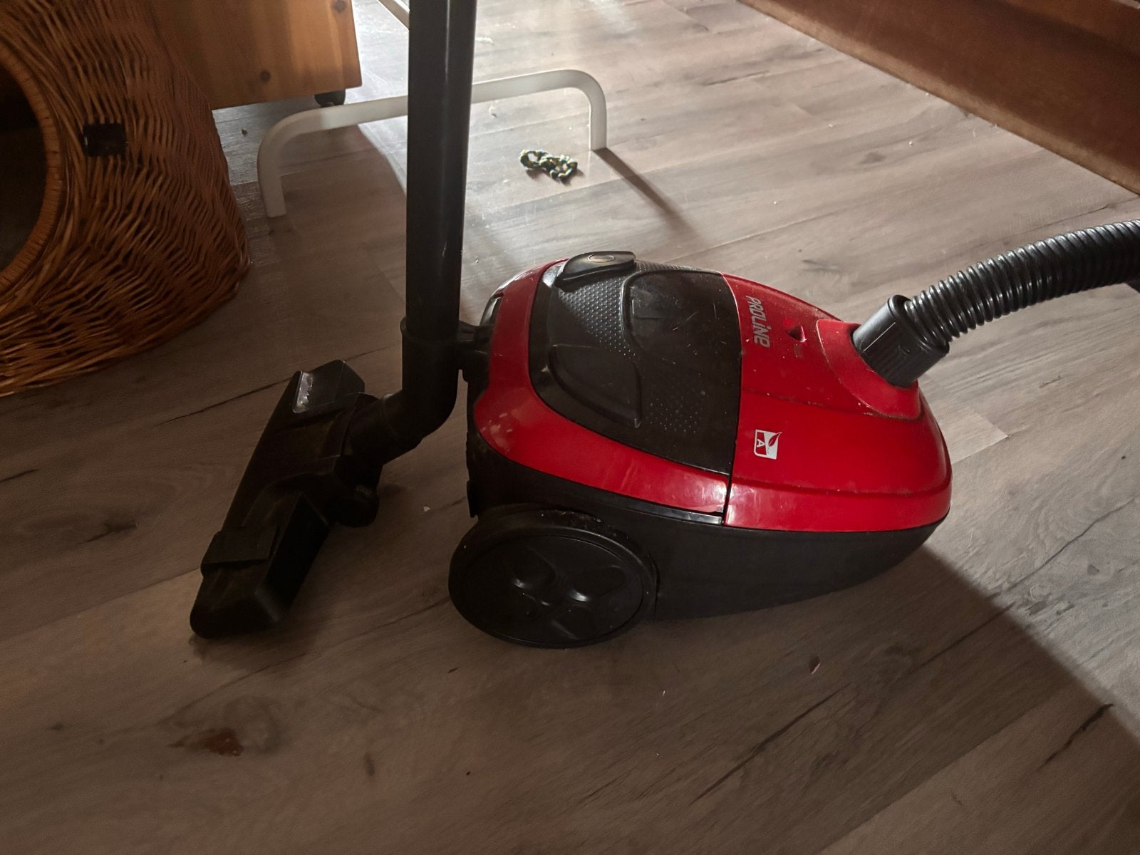 Proline Stofzuiger met zak - Rood, Witgoed en Apparatuur, Stofzuigers, Overige merken, Gebruikt, Sledestofzuiger, Ophalen