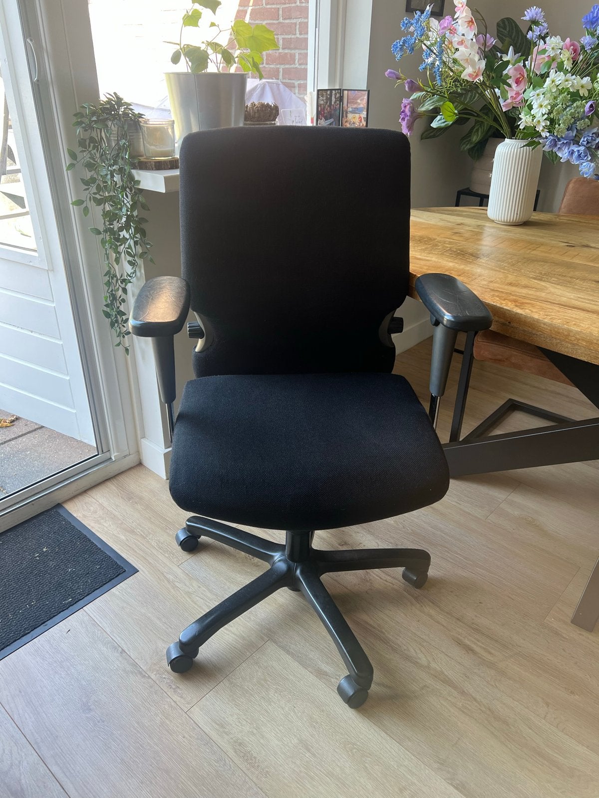 Nette ergonomische bureaustoel - Comforto 77, Huis en Inrichting, Bureaustoelen, Gebruikt, Bureaustoel, Zwart, Ergonomisch, Ophalen