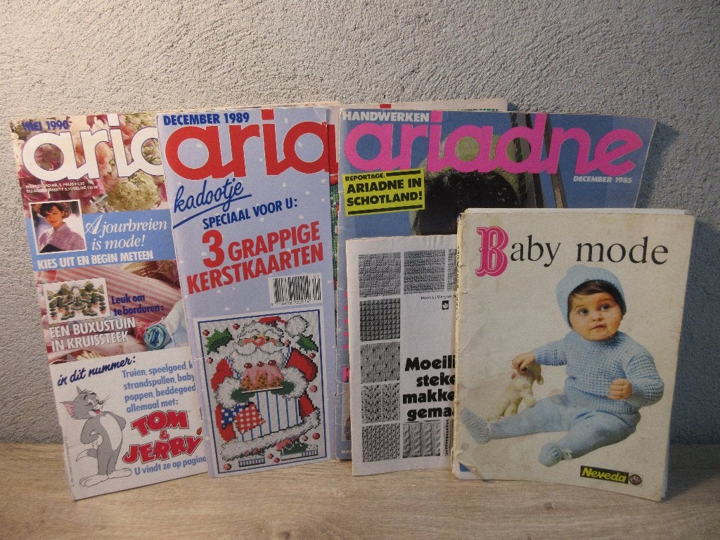 Vintage Ariadne tijdschriften en breiboekje, Ophalen of Verzenden, Gebruikt, Breien of Haken, Patroon of Boek