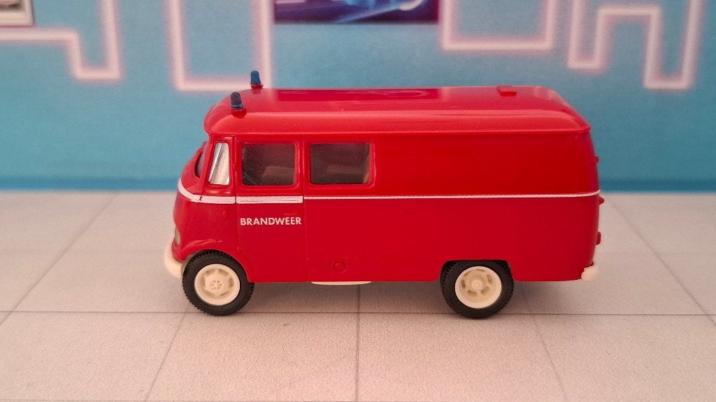 Brekina 1:87 Mercedes L 319 dubbele cabine Brandweer, Ophalen of Verzenden, Gebruikt, Auto, Brekina
